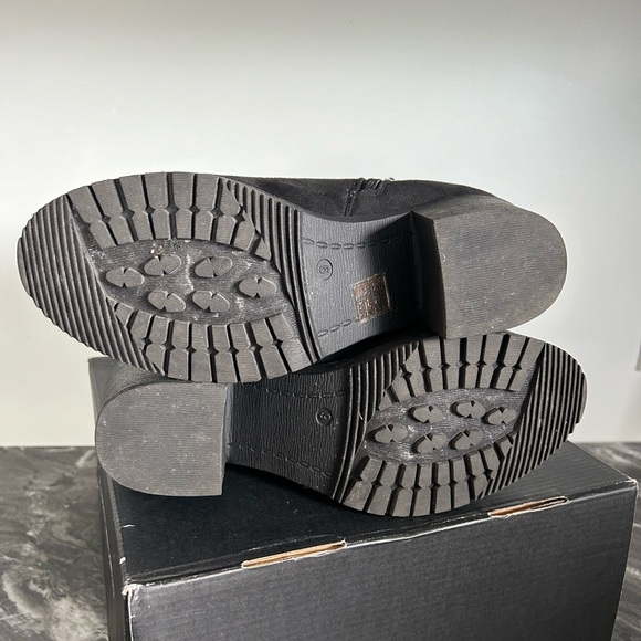 Dream Paris Chunky Heel Ankle Boot - Size 9 - Picture 7 of 15